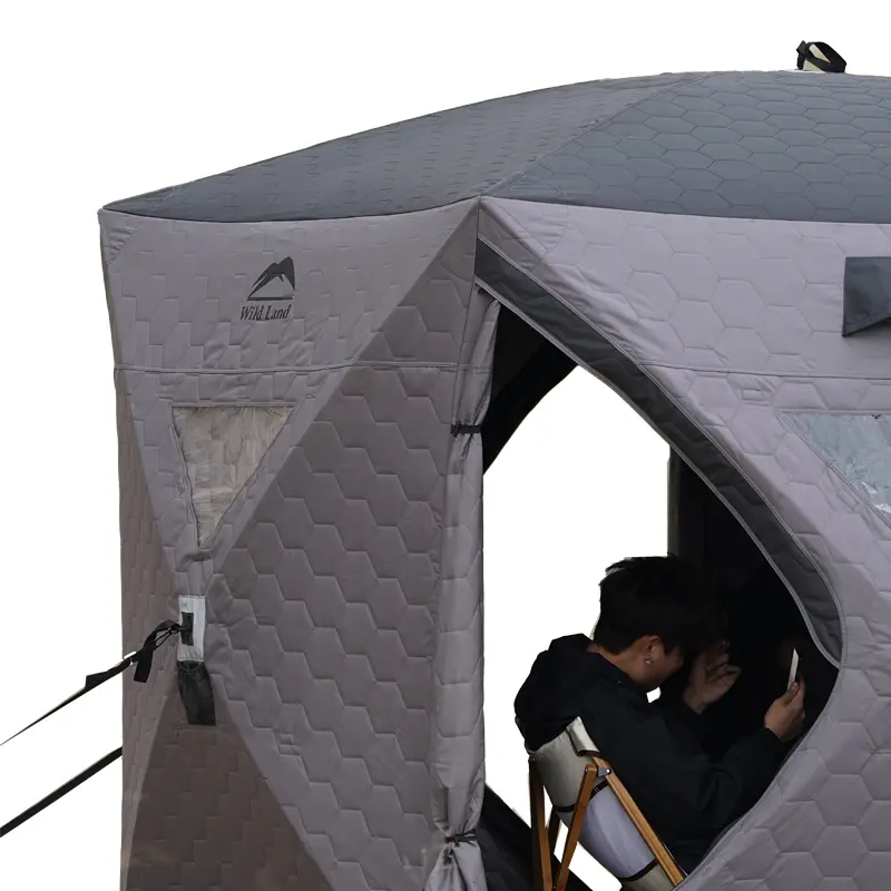 Detalle exterior de la tienda de campana igloo