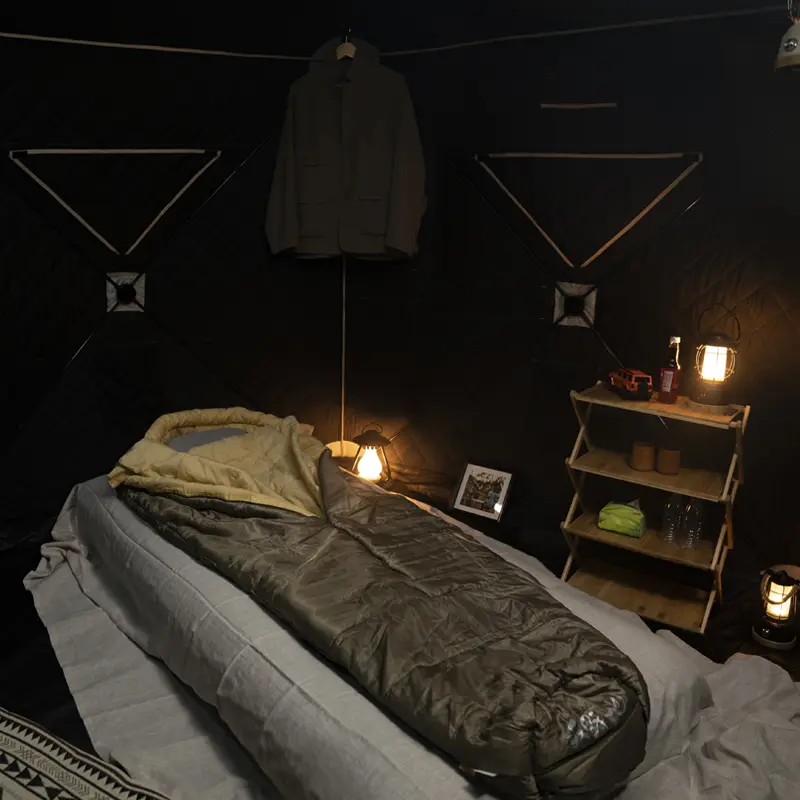 Interior de la tienda de campana igloo